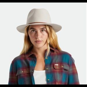 NWT Brixton Wesley Hat-off white- price firm